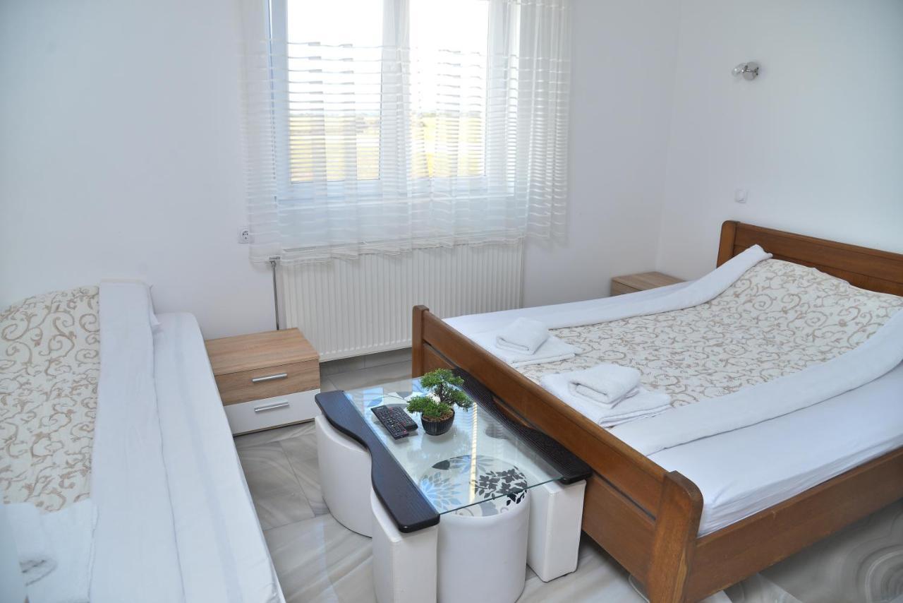 Mesecev Konak Bed and Breakfast Ni Exterior foto