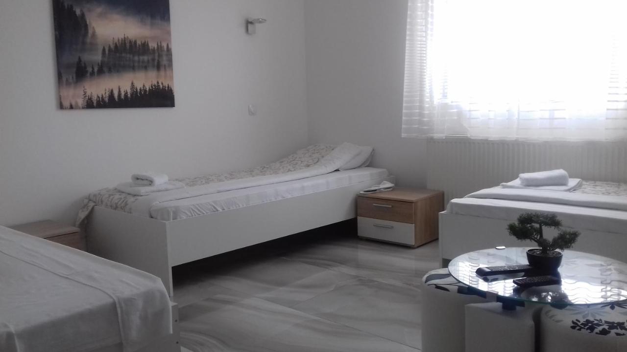 Mesecev Konak Bed and Breakfast Ni Exterior foto